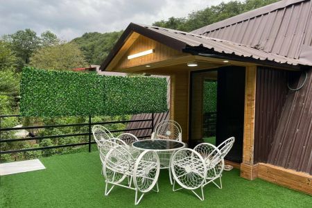 کلبه سوئیسی با رودخانه اختصاصی در بابلکنار