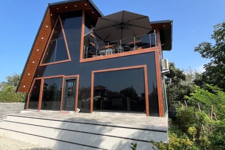 ویلا دوبلکس استخردار با طراحی چوبی در چابکسر