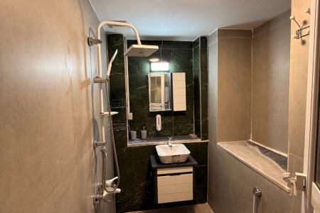 رزرو بومگردی نزدیک نقش جهان اصفهان - همائی