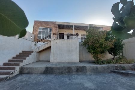 اجاره خانه ویلایی در باغ بهادران - صادق آباد