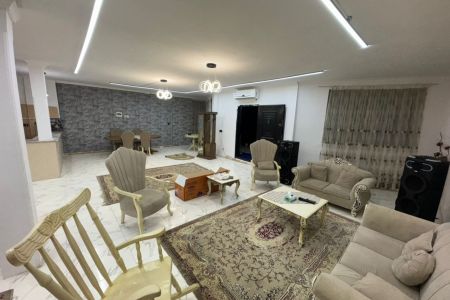 ویلا استخردار در شهریار - کردامیر - پنج خوابه