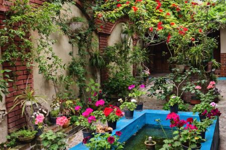 خانه سنتی حیاط دار در رشت - لاکانی
