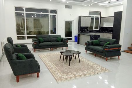 ویلا استخردار در چهارباغ - شهرک زعفرانیه - و ۲