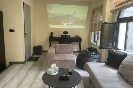 سوئیت با استخر و حیاطی دلباز در لواسان - نارون