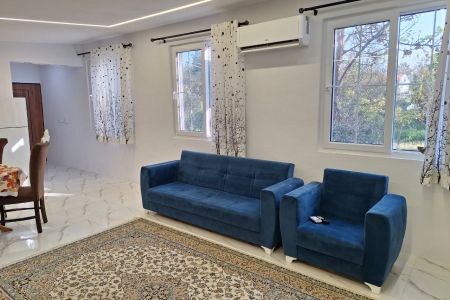 خانه با استخر ماهی در بندرانزلی - خمیران