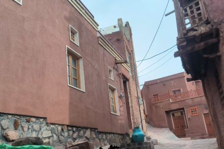 سوئیت سنتی در ابیانه - همکف - واحد ۳