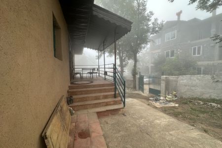 اجاره خانه سنتی با نمای کاهگلی در جواهرده
