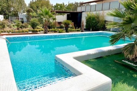 اجاره ویلا استخردار در چهارباغ