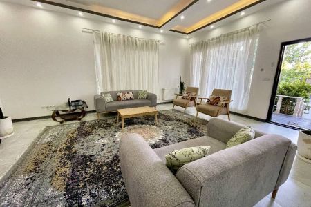 اجاره ویلای استخردار در چهارباغ - سنقرآباد