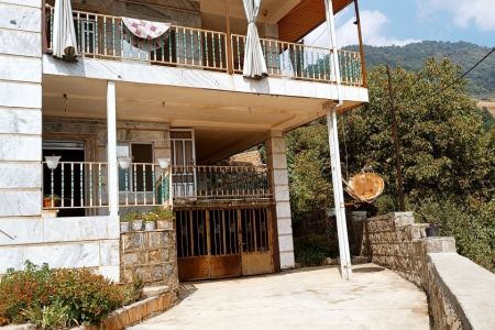 خانه بالکن دار در علی آباد - خاک پیرزن