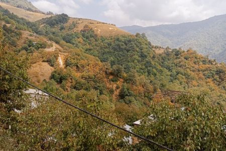 خانه بالکن دار در علی آباد - خاک پیرزن