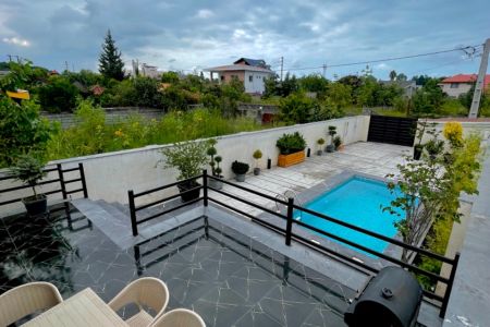 کلبه سوئیسی استخردار در عباس آباد - بورایش