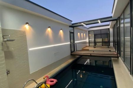 Rent a villa with a pool on Soheiliyeh Road