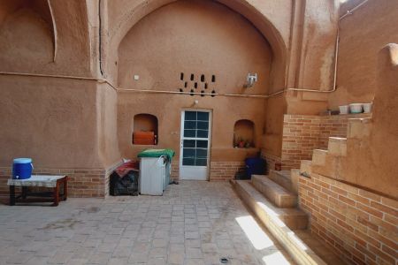 رزرو بوم گردی در اردستان - اتاق نظام الدین بیگ