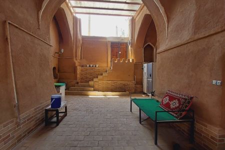 رزرو بوم گردی در اردستان - اتاق نظام الدین بیگ
