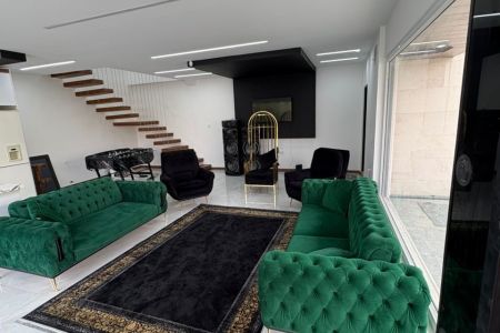 ویلا دوبلکس استخردار در چهارباغ - سلطان آباد