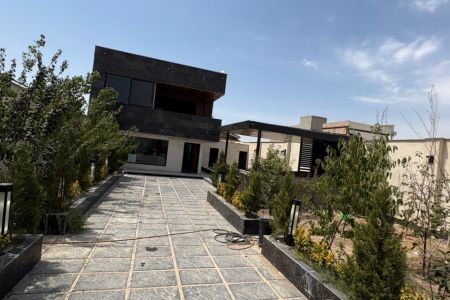 ویلا دوبلکس استخردار در چهارباغ - سلطان آباد