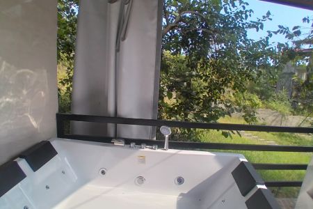 کلبه سوئیسی با وان جکوزی در رامسر - سورخانی