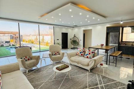 اجاره ویلا استخردار در چهارباغ - رمنده