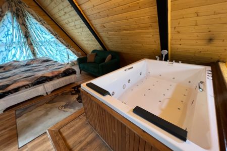 اجاره کلبه سوئیسی با جکوزی در رامسر - ساداتشهر