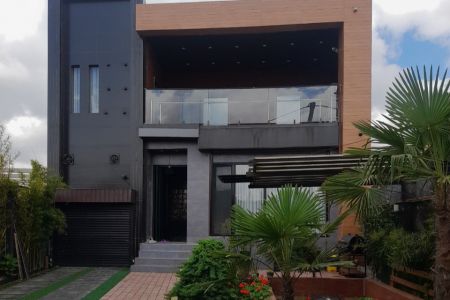 فیلا دوبلکس مع مسبح علی طریق انزلی - تشابارخانه