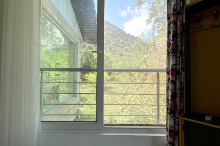 رزرو اتاق در هاستل بانوان شاندرمن - هیسا