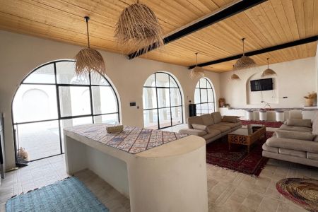 ویلا استخردار با معماری بومی در قشم - لیچی