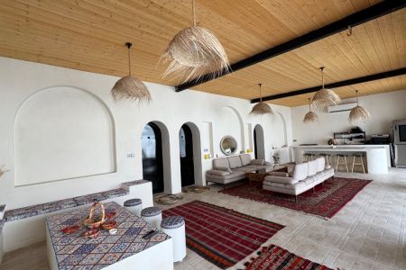 ویلا استخردار با معماری بومی در قشم - لیچی