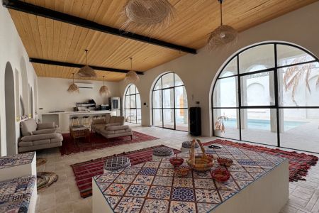 ویلا استخردار با معماری بومی در قشم - لیچی