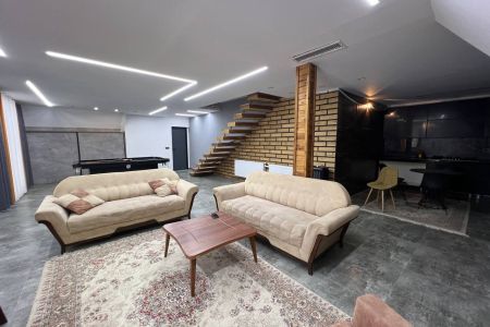 ویلا با نمای سوئیسی در چهارباغ - قاسم آباد گرجی