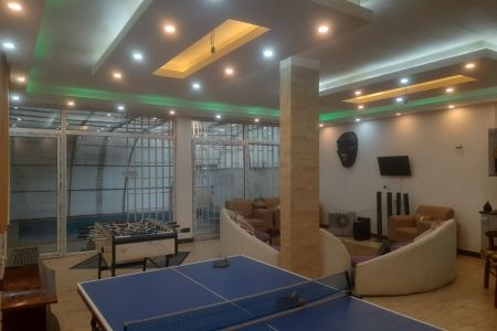 خانه ویلایی با استخر آبگرم در کردان - تکیه