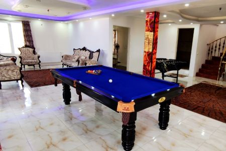 Booking a villa with a Chaharbagh spa pool - Zaki Abad