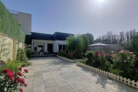 اجاره ویلا استخردار در چهارباغ - لشگرآباد