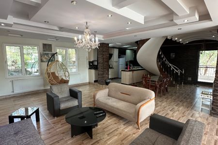 ویلا دوبلکس استخردار در کردان - طاووسیه