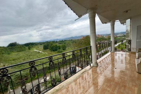 فيلا على شاطئ البحر في آستارا مع إطلالة على البحر - الطابق العلوي