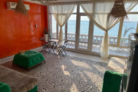 سوئیت با تراس رو به دریا جزیره هرمز - پلاک ۱