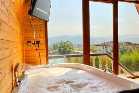 کلبه سوئیسی جکوزی دار در بابلکنار - گونه کلا