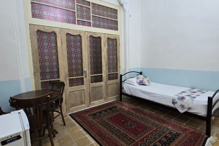 رزرو هتل سنتی در اصفهان - اتاق ۳ تخته - نسترن
