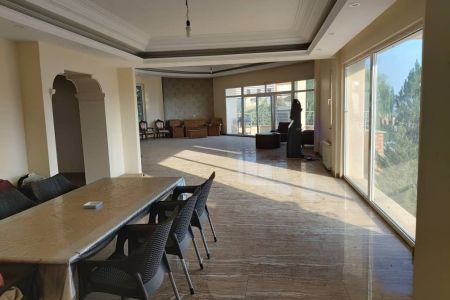ویلا تریبلکس با حیاط درختکاری شده در لواسان