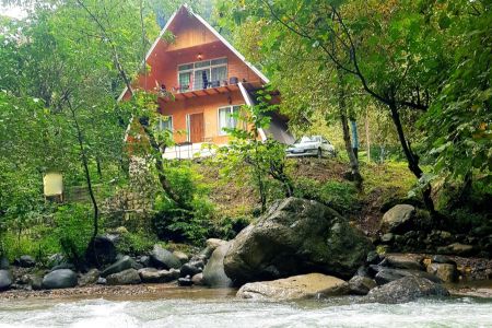 کلبه سوئیسی در جاده اسالم - گیجاو