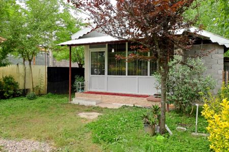 ایجار جناح بحدیقه فی صومعه سرا - ملکسر