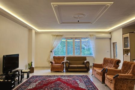 خانه با منظره کوه و باغ چای در لاهیجان - علیسرود