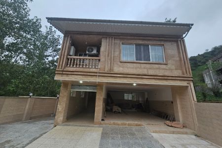 خانه با منظره کوه و باغ چای در لاهیجان - علیسرود