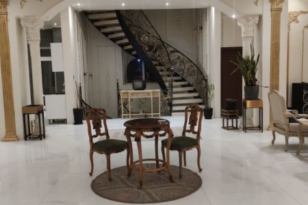 اجاره ویلا استخردار در چهارباغ - شهرک زعفرانیه