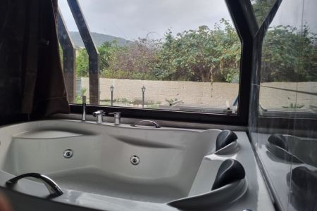 کلبه سوئیسی با وان جکوزی در چالوس - کریم آباد