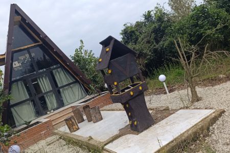 کلبه سوئیسی در عباس آباد - پلنگ کلا