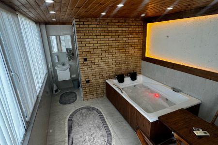 اجاره کلبه سوئیسی جکوزی دار در شهران رودبار