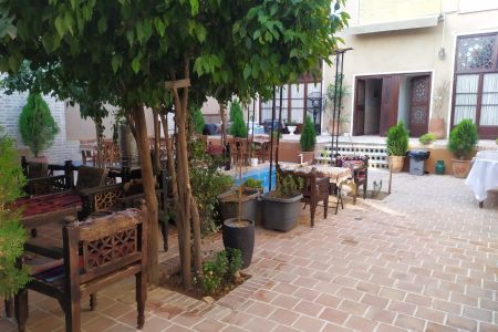 رزرو بوم گردی در یزد - نزدیک آتشکده - اندرونی