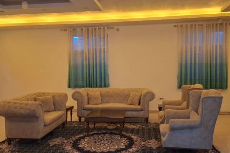 ویلا استخردار در چهارباغ - شهرک کامرانیه