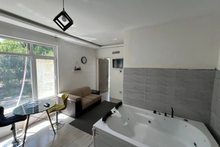 سوئیت جکوزی دار در شاندیز طرقبه - ط ۱ - دیلان